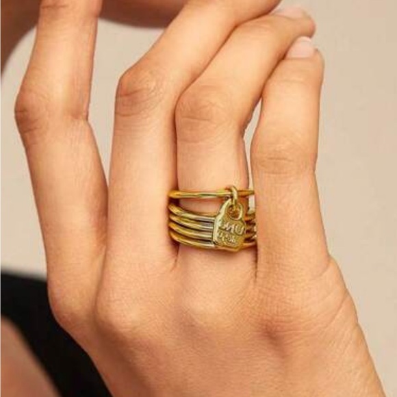 UNO de 50 Gold and Silver Tone Ring Set - Picture 2 of 3